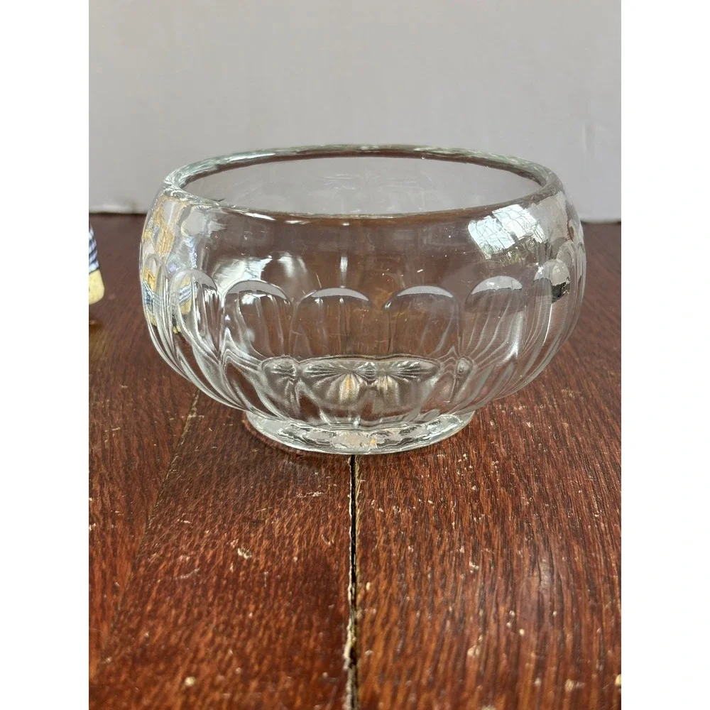 Vintage Clear Pressed Glass Ribbed Bowl Sunburst Base Fluted Candy Dish 4.5 inch